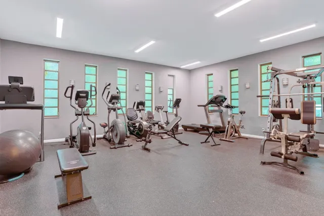 $89,000 | 5111 West Oakland Park Boulevard, Unit 201, Lauderdale Lakes, FL 33313