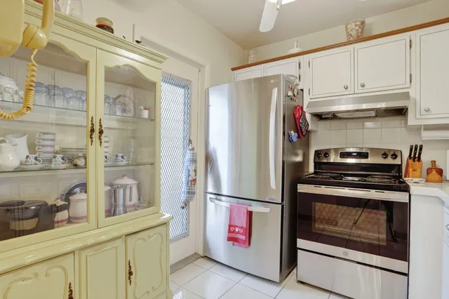 $89,000 | 5111 West Oakland Park Boulevard, Unit 201, Lauderdale Lakes, FL 33313