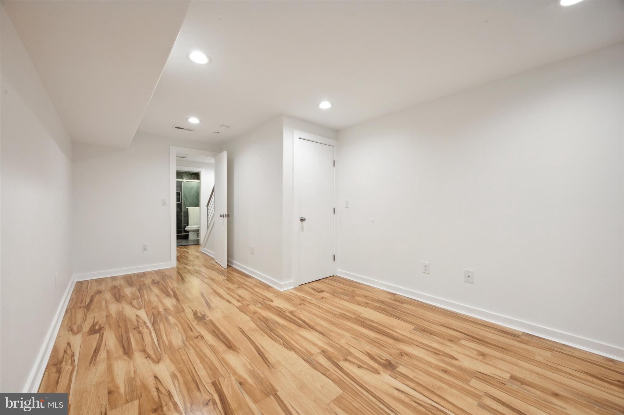 2605 Wilder Street Philadelphia, PA 19146 - Photo 11 of 24