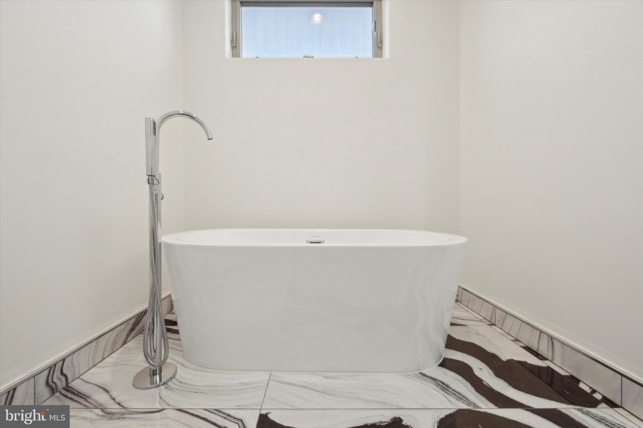 2605 Wilder Street Philadelphia, PA 19146 - Photo 18 of 24