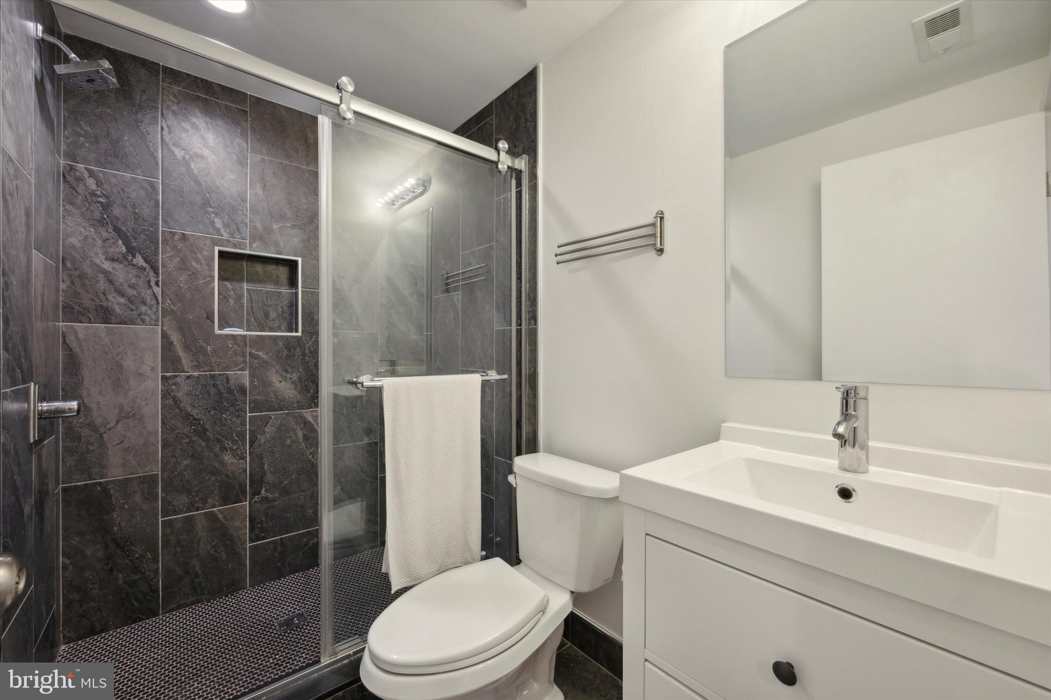 2605 Wilder Street Philadelphia, PA 19146 - Photo 9 of 24