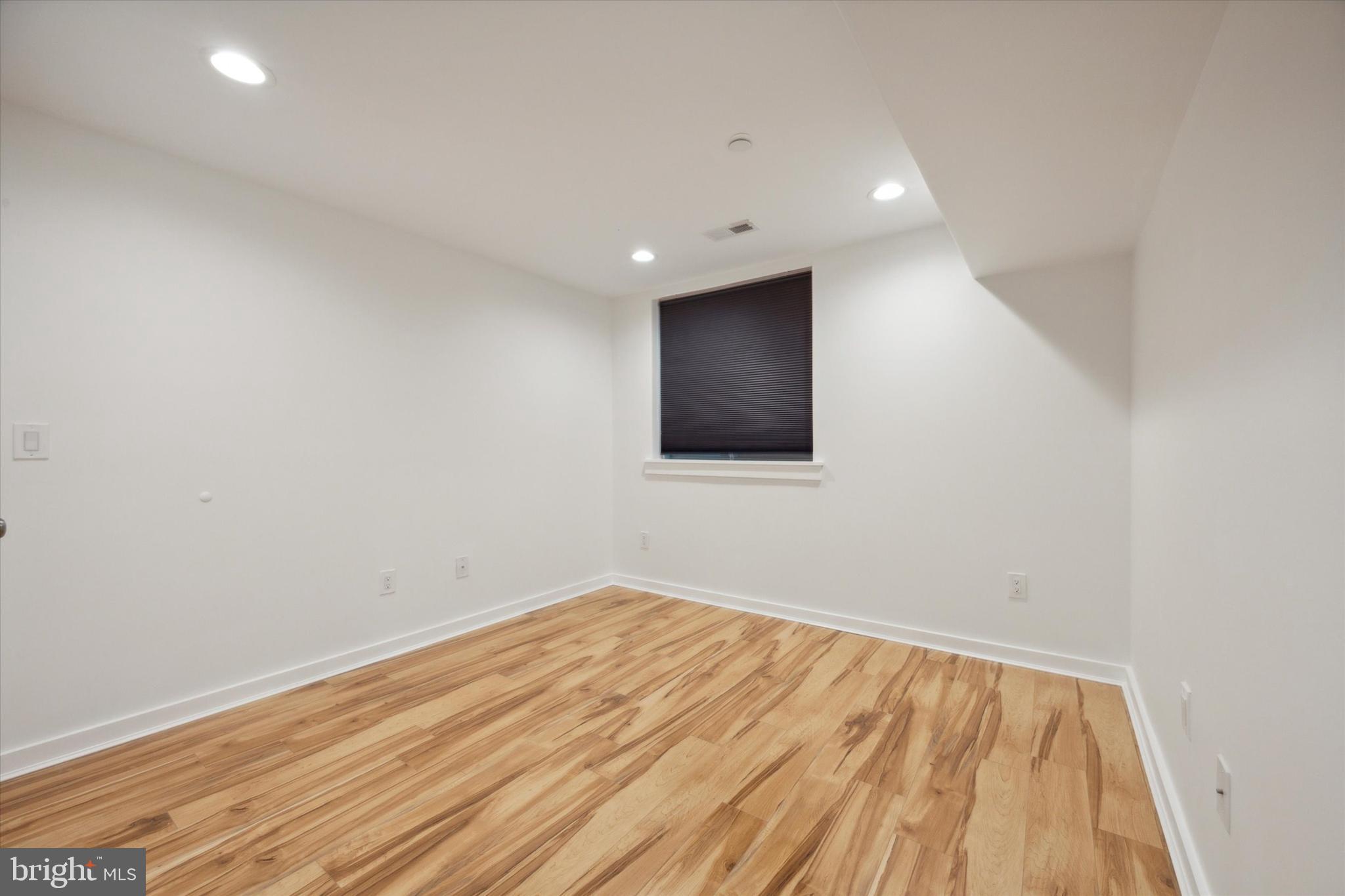 2605 Wilder Street Philadelphia, PA 19146 - Photo 10 of 24