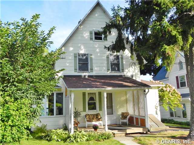 528 Forest Lawn Road Webster, NY 14580 - Photo 1 of 1 Exterior Front quiet dead end street - part of a r