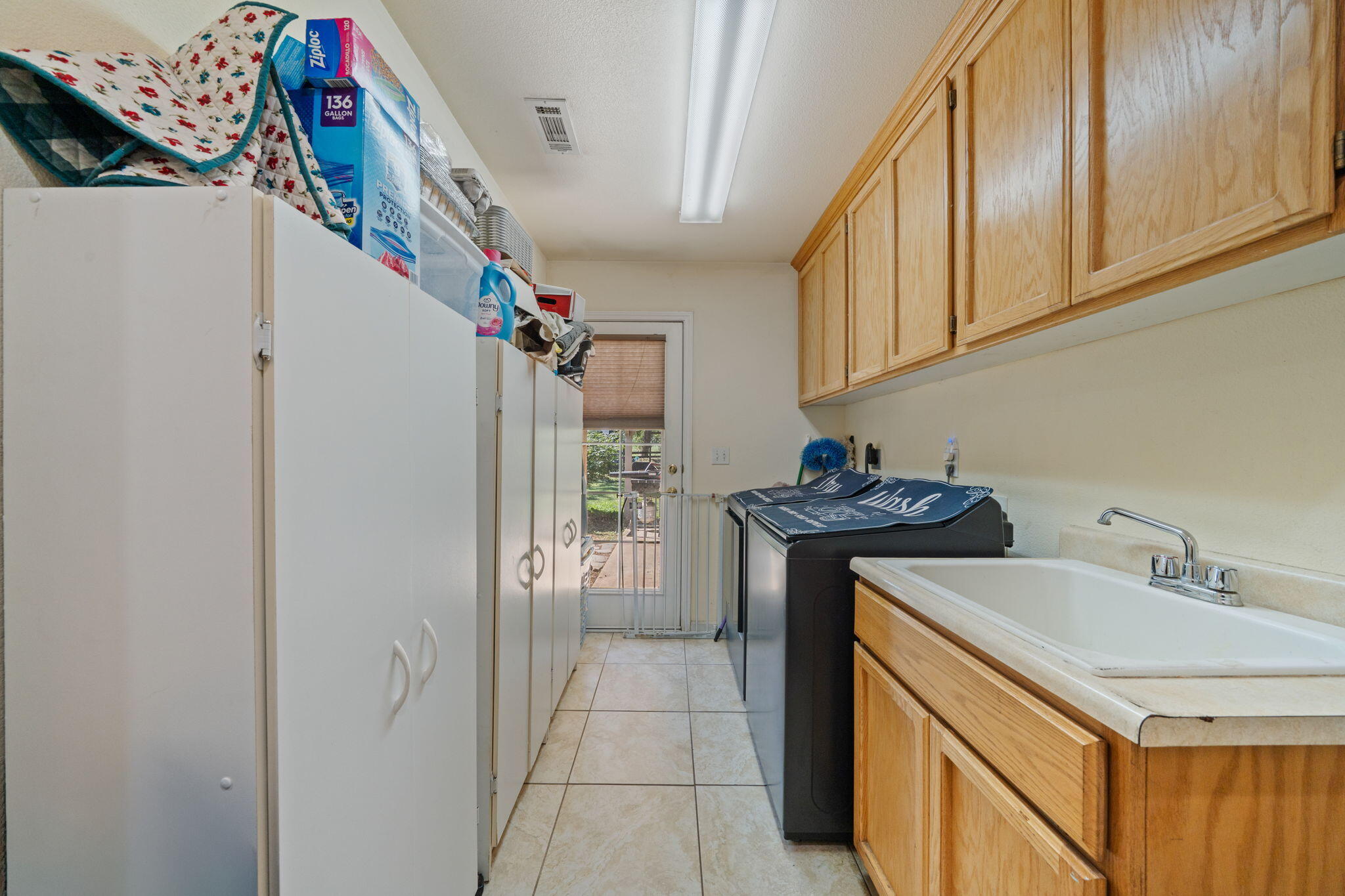 10971 Oak Run Road Oak Run, CA 96069 - Photo 31 of 49 Laundry Room