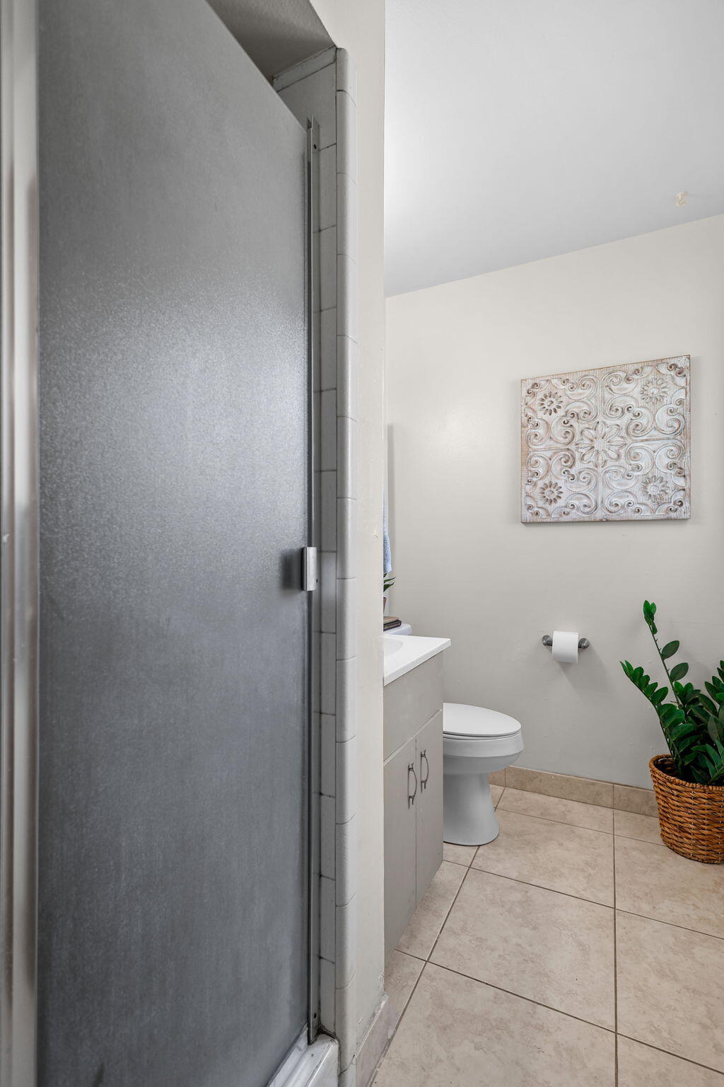 3646 Rhonda Road Cottonwood, CA 96022 - Photo 10 of 58 EnSuite Bathroom