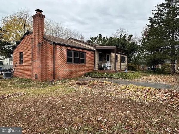 $2,990 | 601 Madison Street, Herndon, VA 20170
