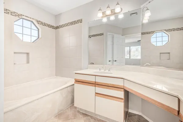 $2,595 | 7392 West Kristal Way, Glendale, AZ 85308