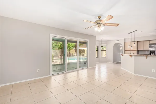 $2,595 | 7392 West Kristal Way, Glendale, AZ 85308