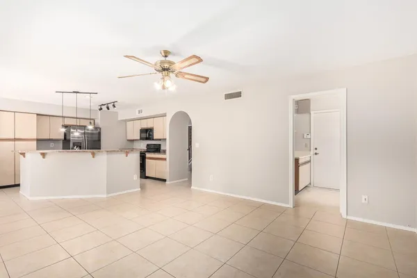 $2,595 | 7392 West Kristal Way, Glendale, AZ 85308
