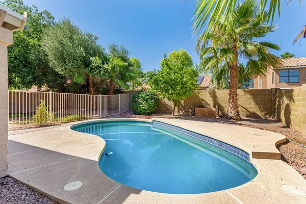 $2,595 | 7392 West Kristal Way, Glendale, AZ 85308