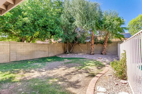 $2,595 | 7392 West Kristal Way, Glendale, AZ 85308