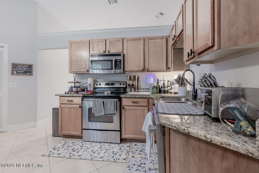 1540 Panther Ridge Court Jacksonville, FL 32225 - Photo 10 of 43 20260418_panther_ridge_ct_4132
