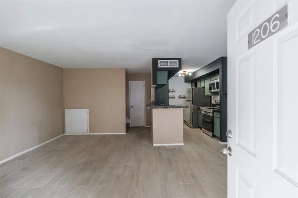 $1,100 | 6633 West Airport Boulevard, Unit 1206, Houston, TX 77035