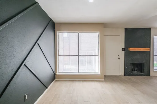 a view of empty room with front door