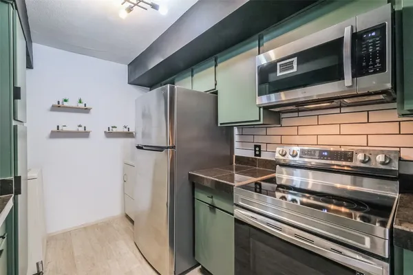 $1,100 | 6633 West Airport Boulevard, Unit 1206, Houston, TX 77035