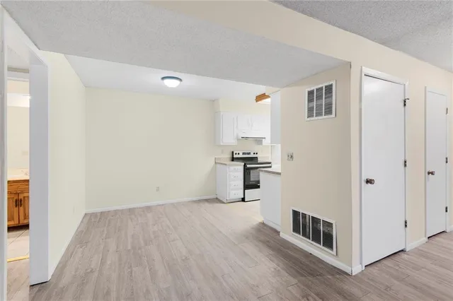 $154,000 | 12659 West 110th Terrace, Overland Park, KS 66210