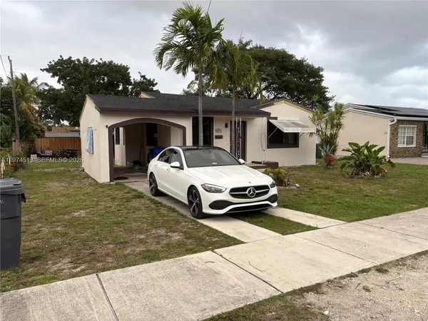 $2,500 | 2515 Wiley Court, Hollywood, FL 33020