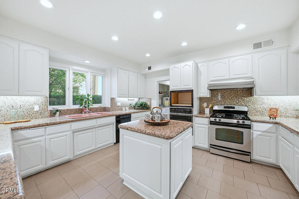 1807 Windsor Road San Marino, CA 91108 - Photo 15 of 54 018_DSC08019