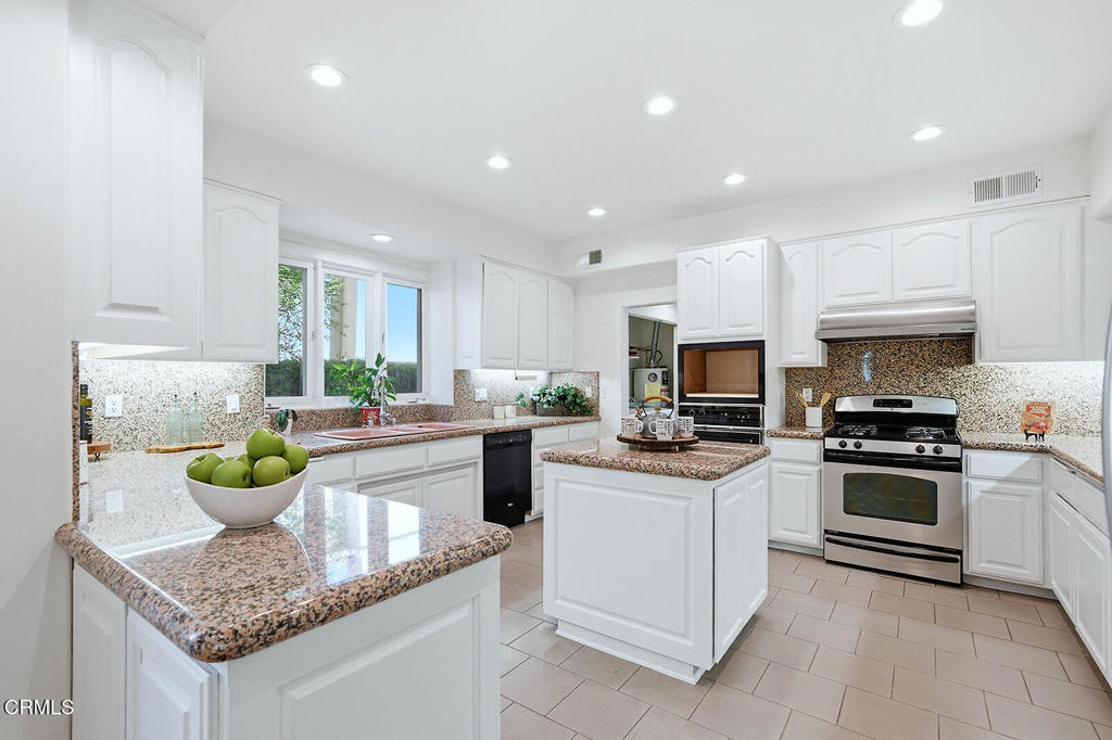 1807 Windsor Road San Marino, CA 91108 - Photo 17 of 54 022_DSC08037