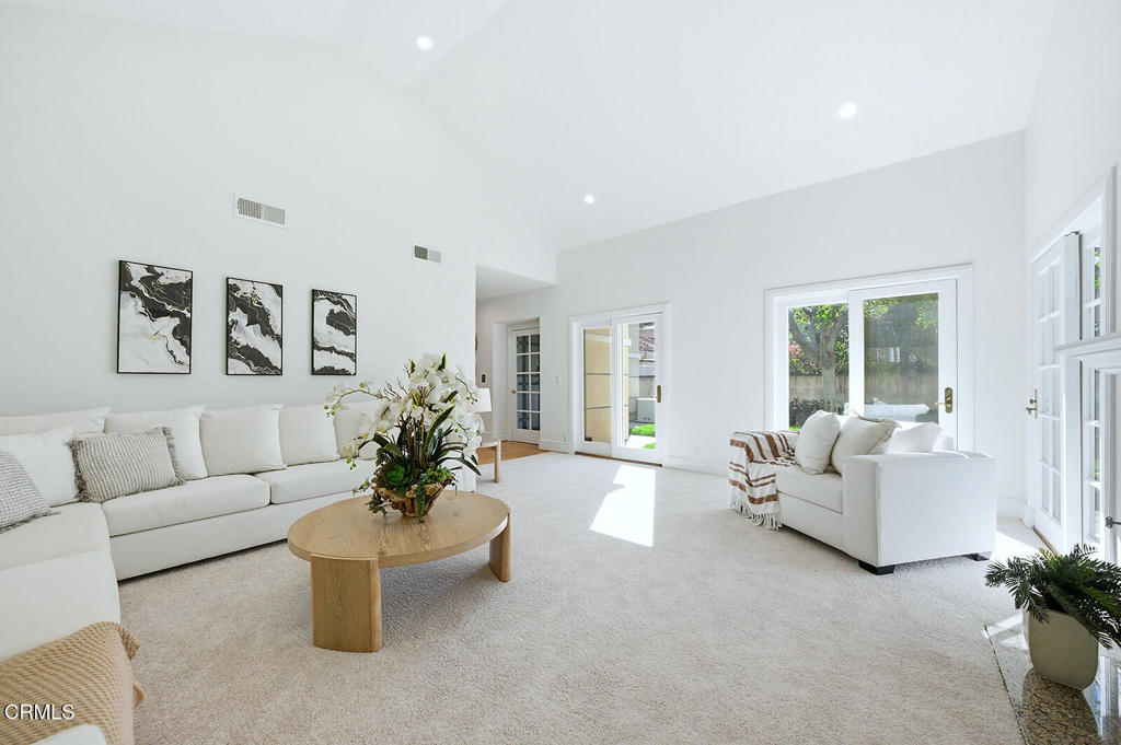 1807 Windsor Road San Marino, CA 91108 - Photo 6 of 54 007_DSC08040