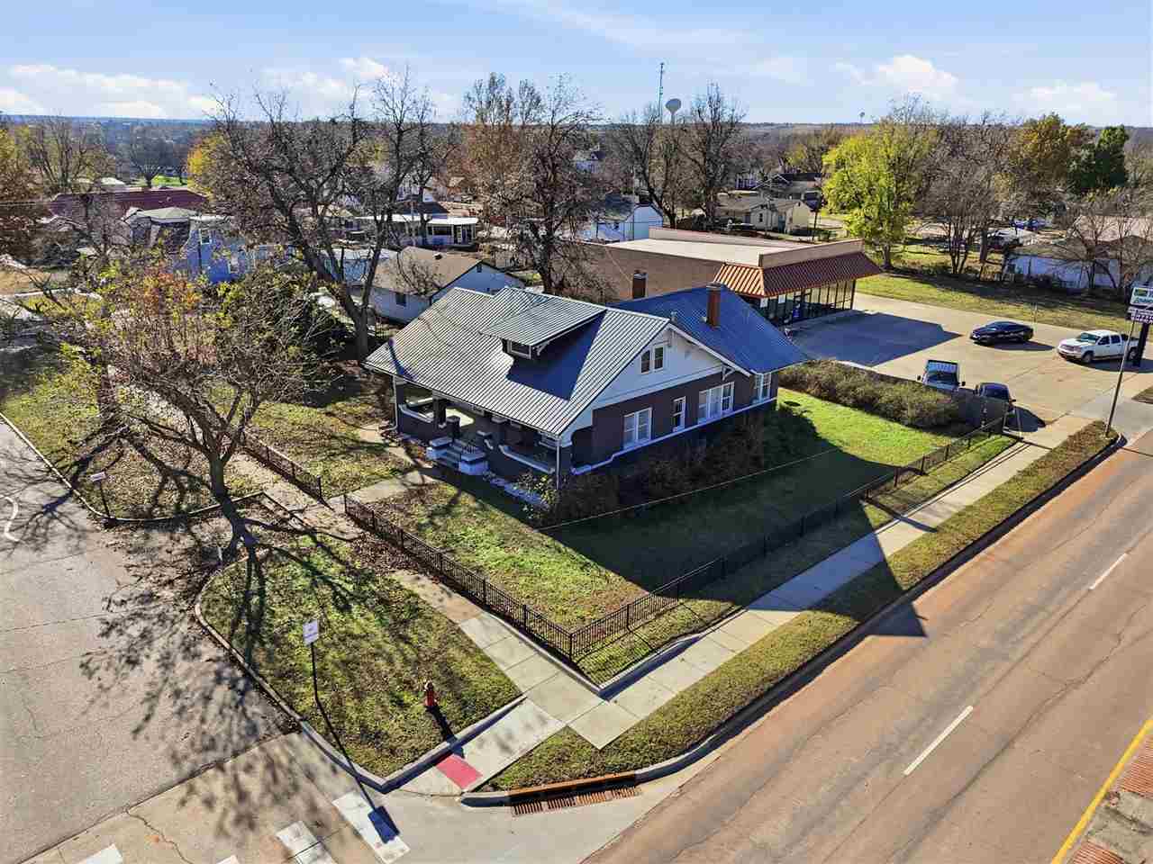 523 10th Street Perry, OK 73077 - Photo 4 of 50 Gallery Image 4