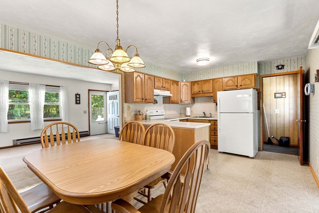 97 Fitch Road Lancaster, MA 01523 - Photo 7 of 42