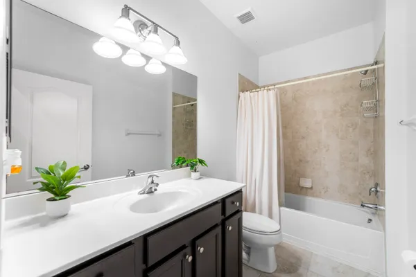 $669,900 | 8440 Lakeview Trail, Parkland, FL 33076