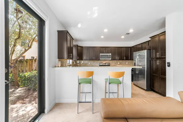 $669,900 | 8440 Lakeview Trail, Parkland, FL 33076