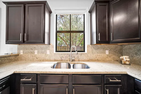 $669,900 | 8440 Lakeview Trail, Parkland, FL 33076