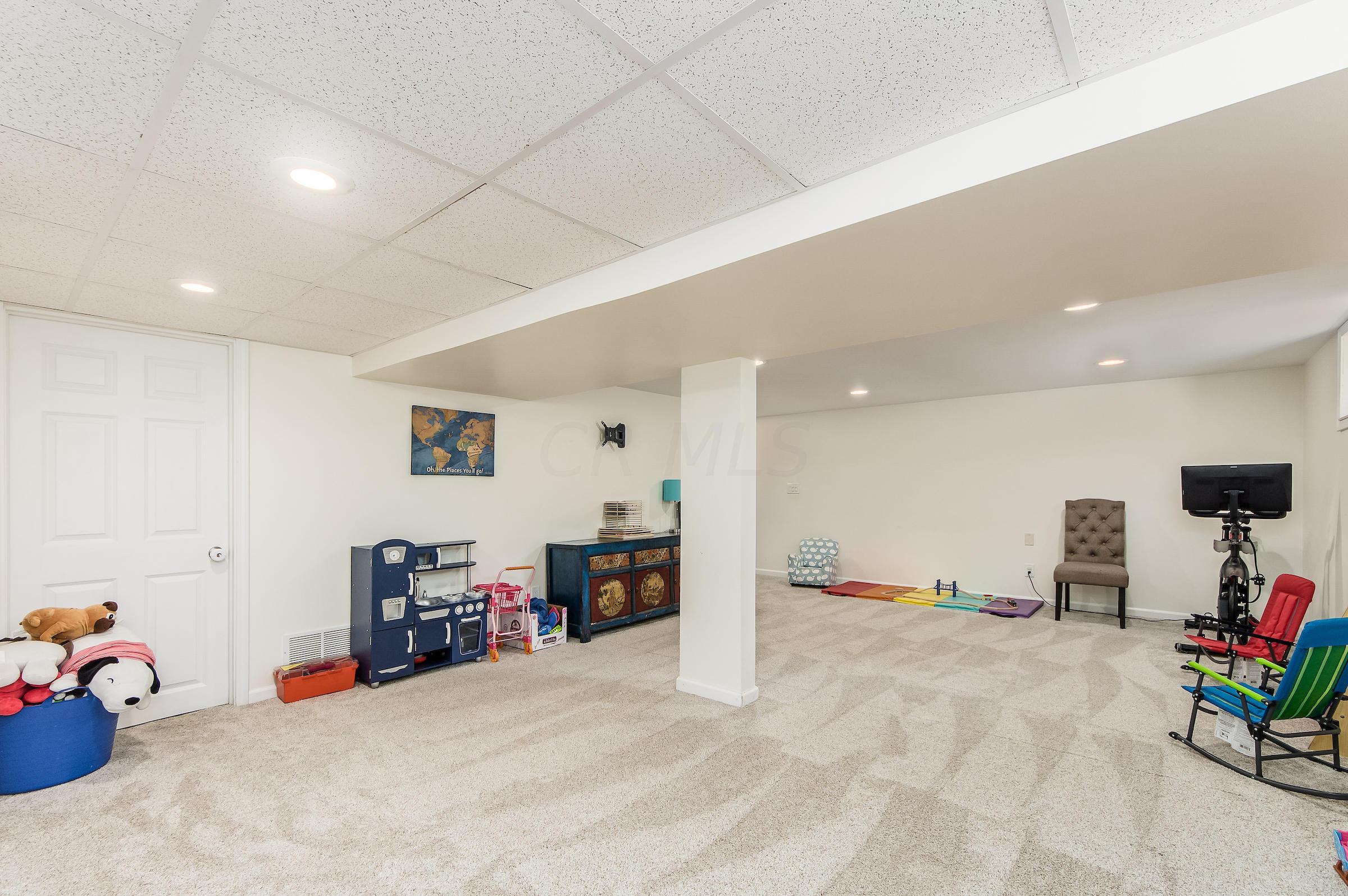 6328 Feder Road Columbus, OH 43228 - Photo 42 of 56 Gallery Image 42