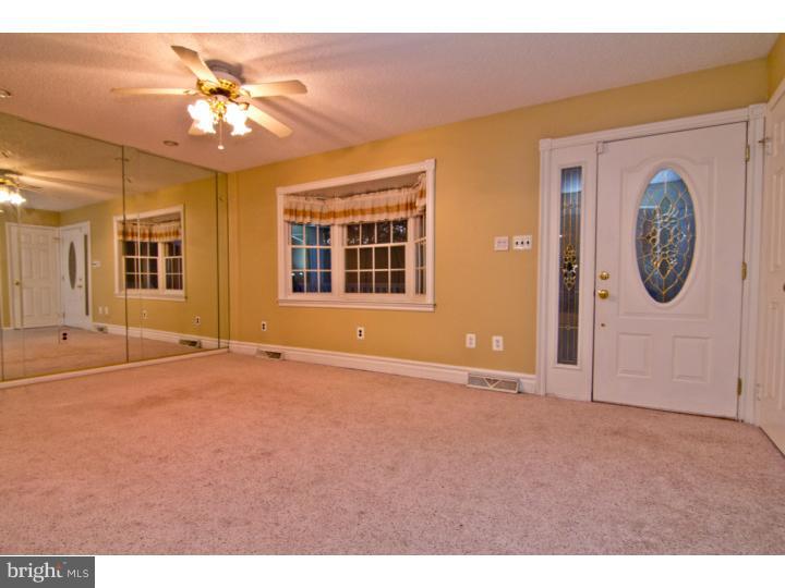 150 Watsons Mill Road Alloway, NJ 08318 - Photo 3 of 14 Living Room