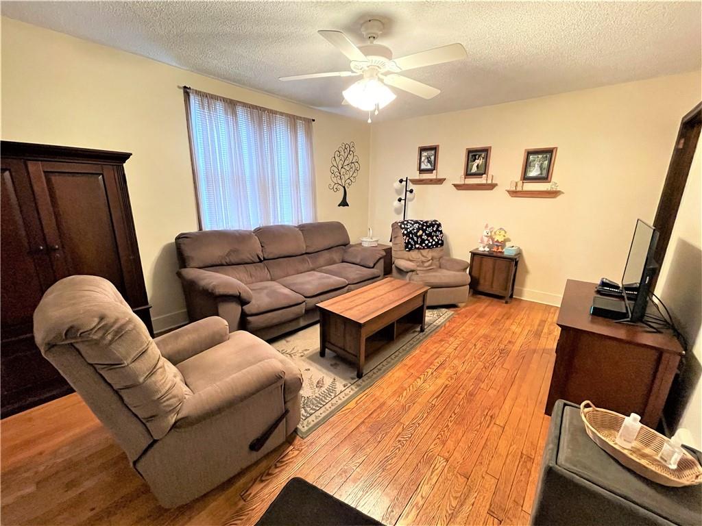 756 Elk Avenue Rochester, PA 15074 - Photo 4 of 20
