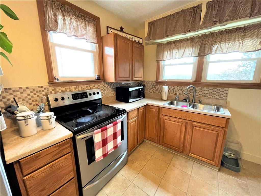 756 Elk Avenue Rochester, PA 15074 - Photo 5 of 20
