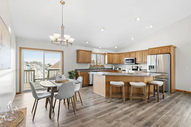 $484,900 | 1032 Vista Ridge Drive, Mount Horeb, WI 53572