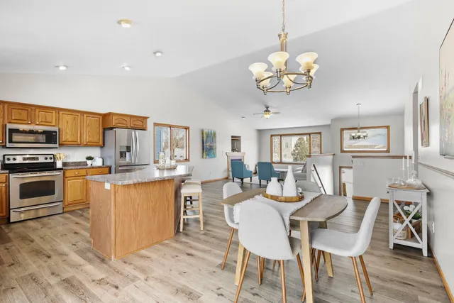 $484,900 | 1032 Vista Ridge Drive, Mount Horeb, WI 53572