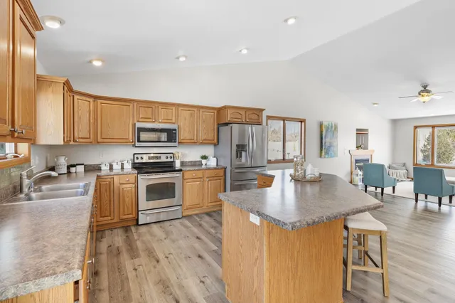 $484,900 | 1032 Vista Ridge Drive, Mount Horeb, WI 53572