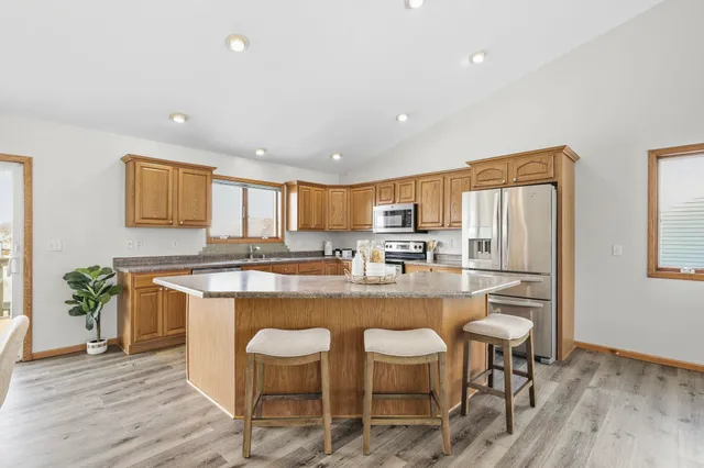 $484,900 | 1032 Vista Ridge Drive, Mount Horeb, WI 53572