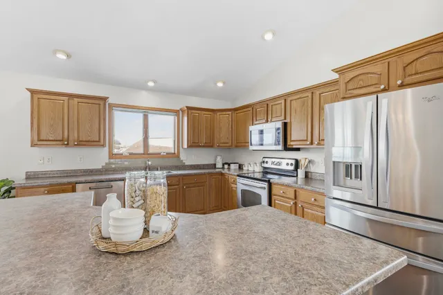 $484,900 | 1032 Vista Ridge Drive, Mount Horeb, WI 53572