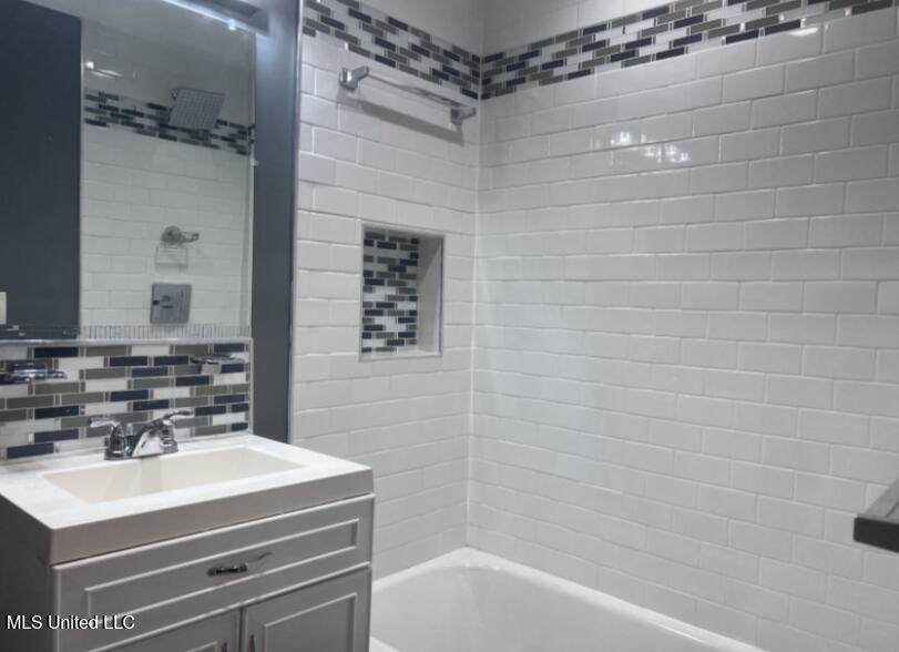 204 Chatham Drive Holly Springs, MS 38635 - Photo 15 of 19 image (14)