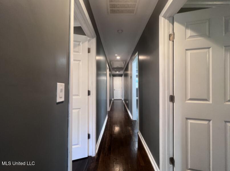 204 Chatham Drive Holly Springs, MS 38635 - Photo 8 of 19 image (7)