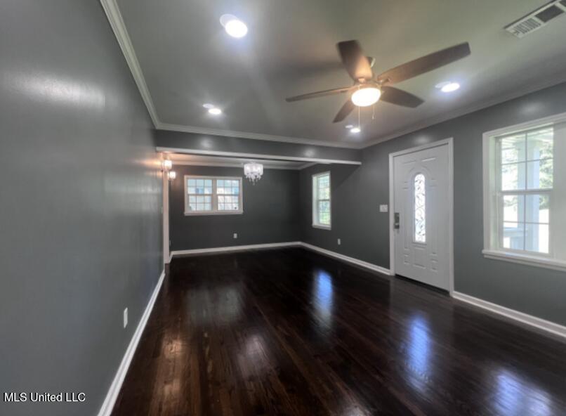 204 Chatham Drive Holly Springs, MS 38635 - Photo 9 of 19 image (8)