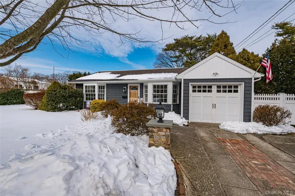 $650,000 | 5 Breslau Street, Bay Shore, NY 11706