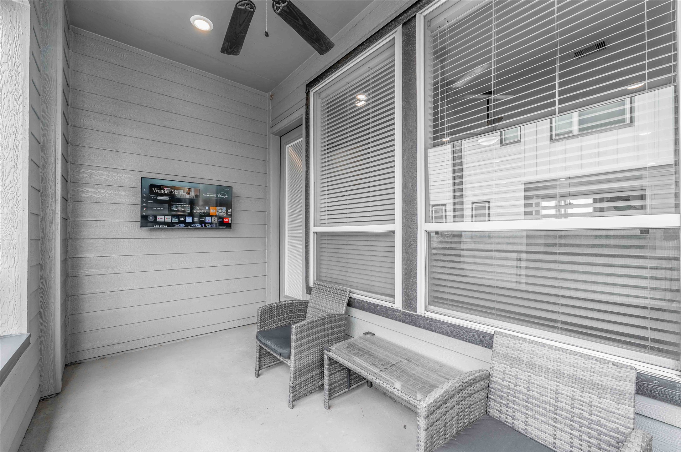 1038 Timbergrove Yards Lane Houston, TX 77008 - Photo 15 of 43 Fully covered balcony - wall mounted tv included