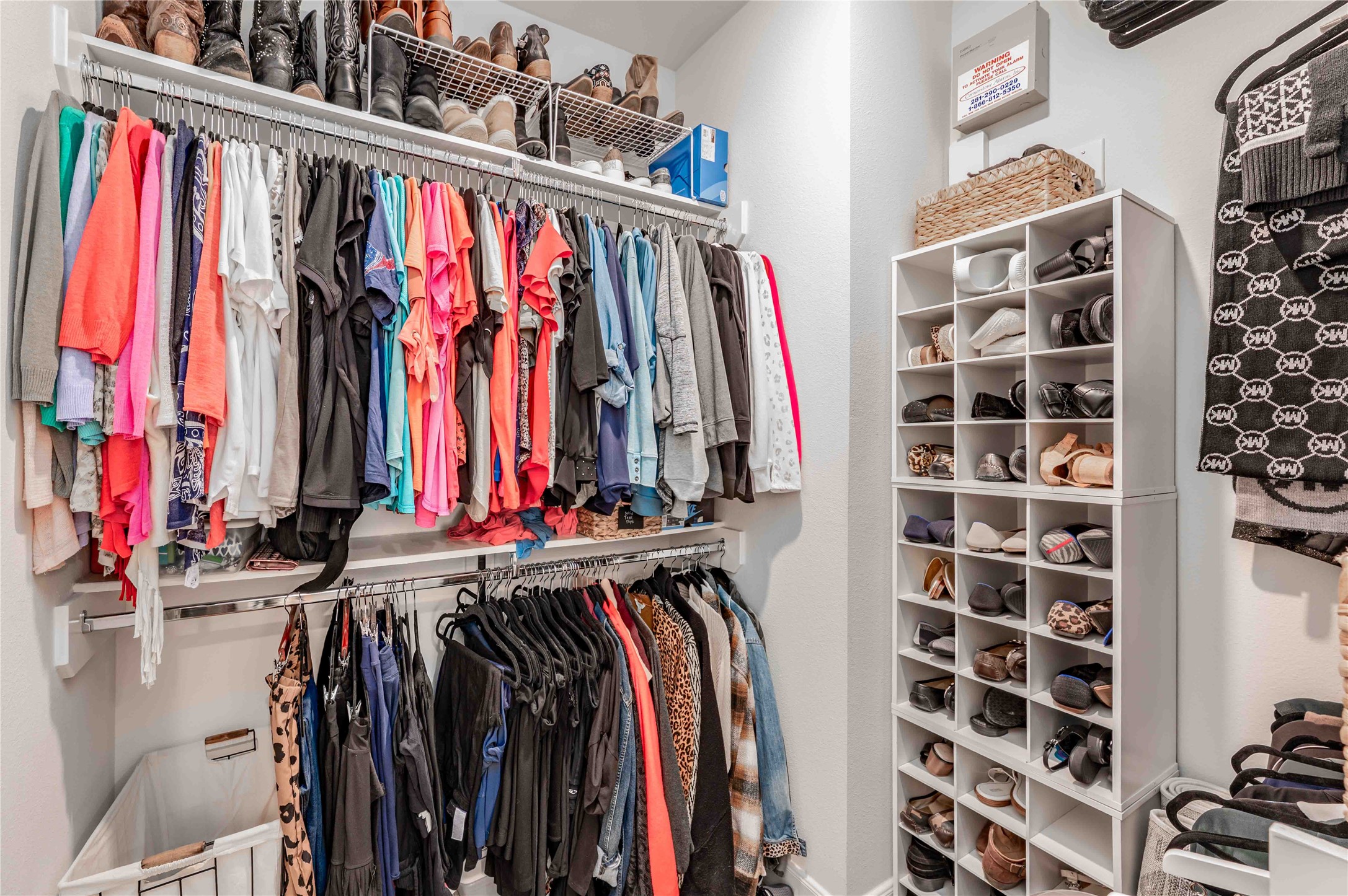 1038 Timbergrove Yards Lane Houston, TX 77008 - Photo 20 of 43 a view of walk in closet with clothes