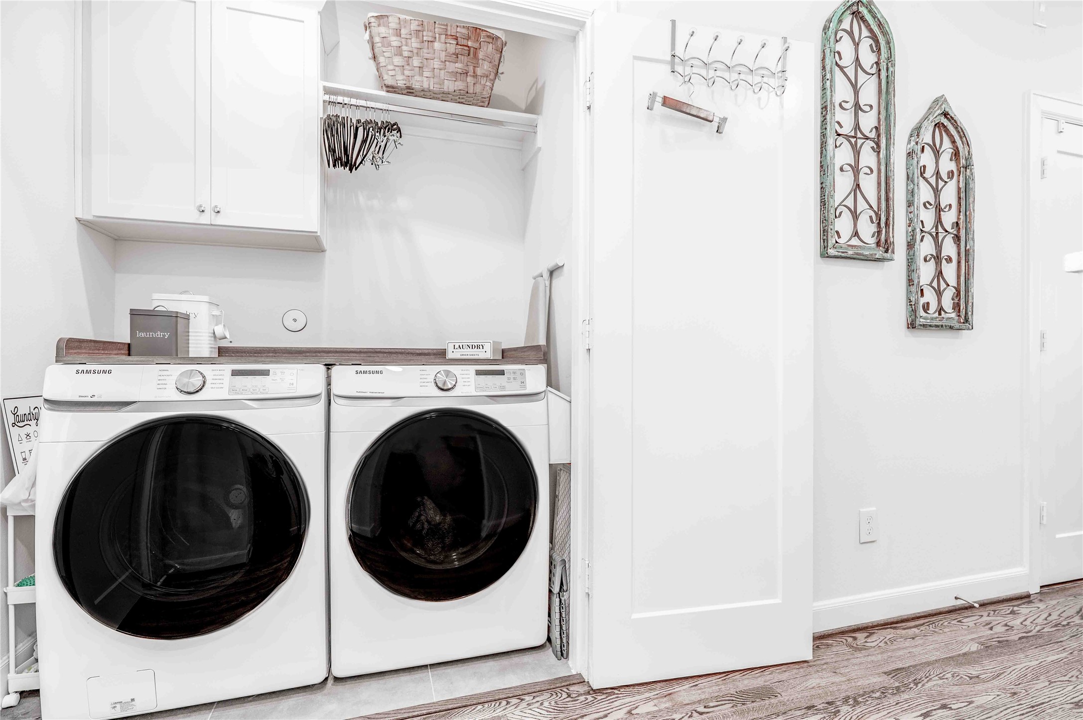 1038 Timbergrove Yards Lane Houston, TX 77008 - Photo 23 of 43 a utility room with dryer and washer