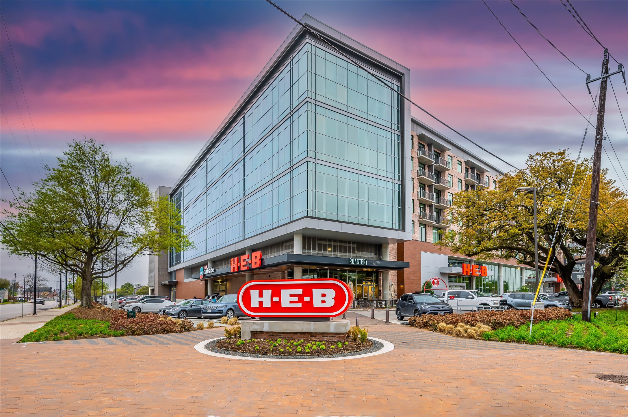 1038 Timbergrove Yards Lane Houston, TX 77008 - Photo 34 of 43 a sign on the side of a street