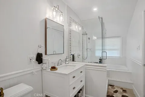 $6,900 | 3442 Laurel Canyon Boulevard, Studio City, CA 91604