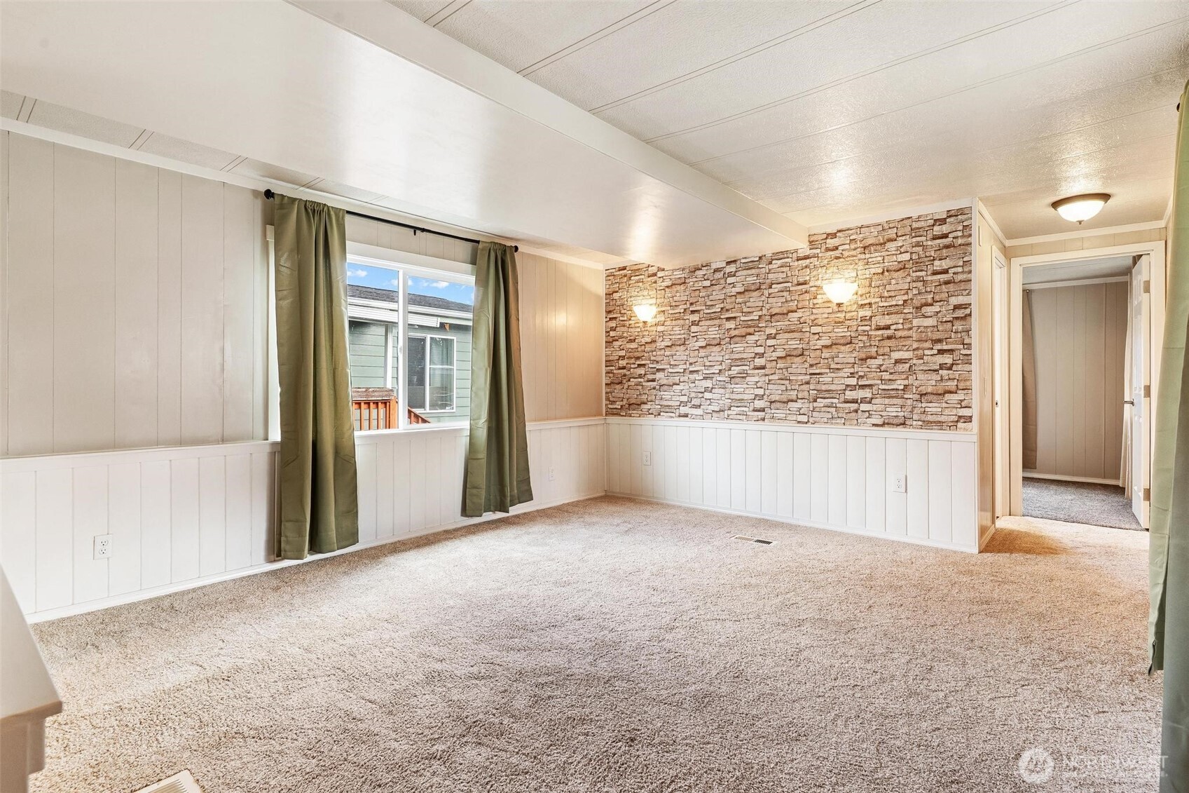 32501 Northeast 50th Street, Unit 6 Carnation, WA 98014 - Photo 14 of 20