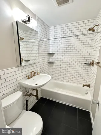 $1,800 | 10670 Weymouth Street, Unit 202, Bethesda, MD 20814