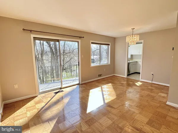 $1,800 | 10670 Weymouth Street, Unit 202, Bethesda, MD 20814